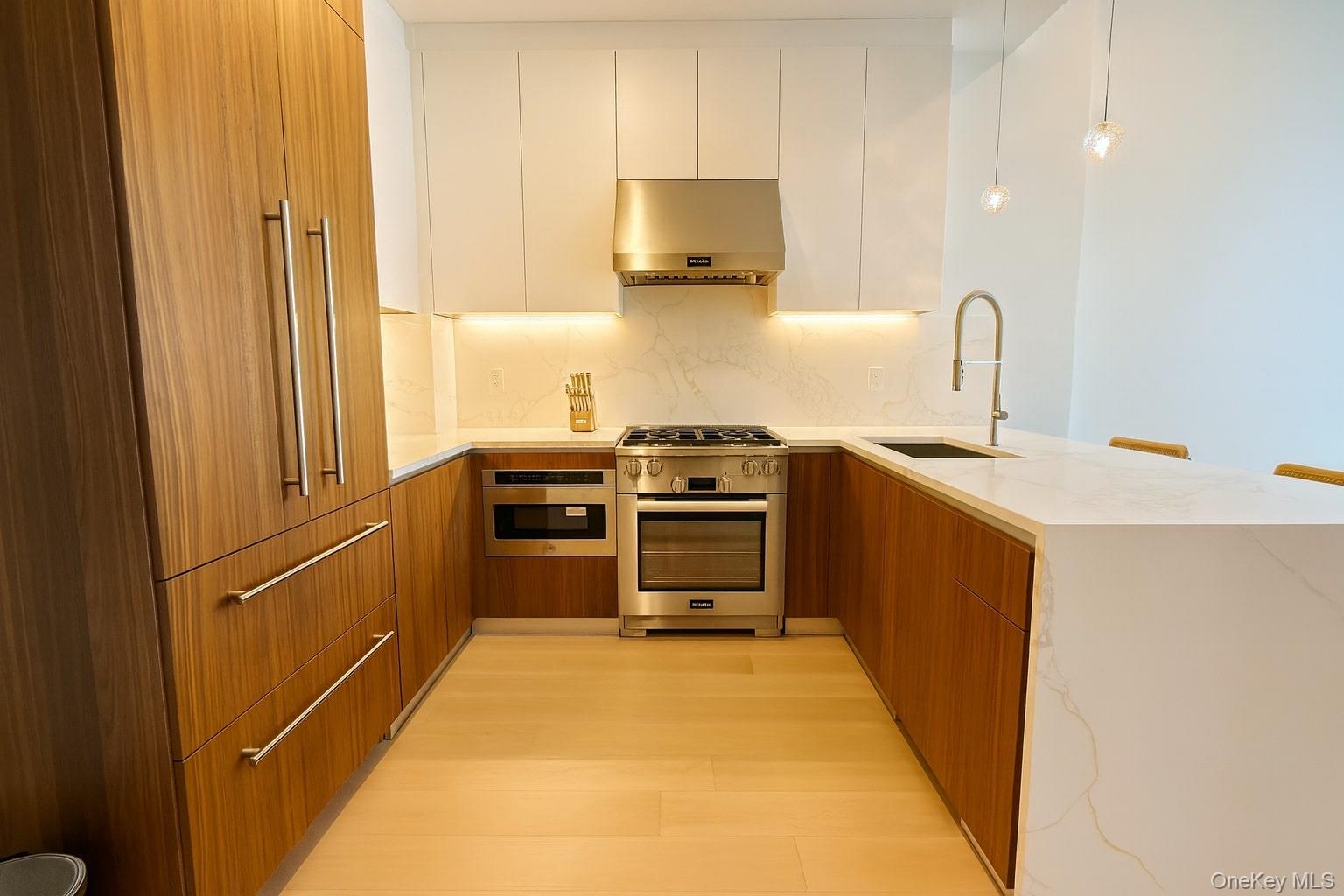 #4 photo, 35-32 Leavitt St, Flushing , NY 11354