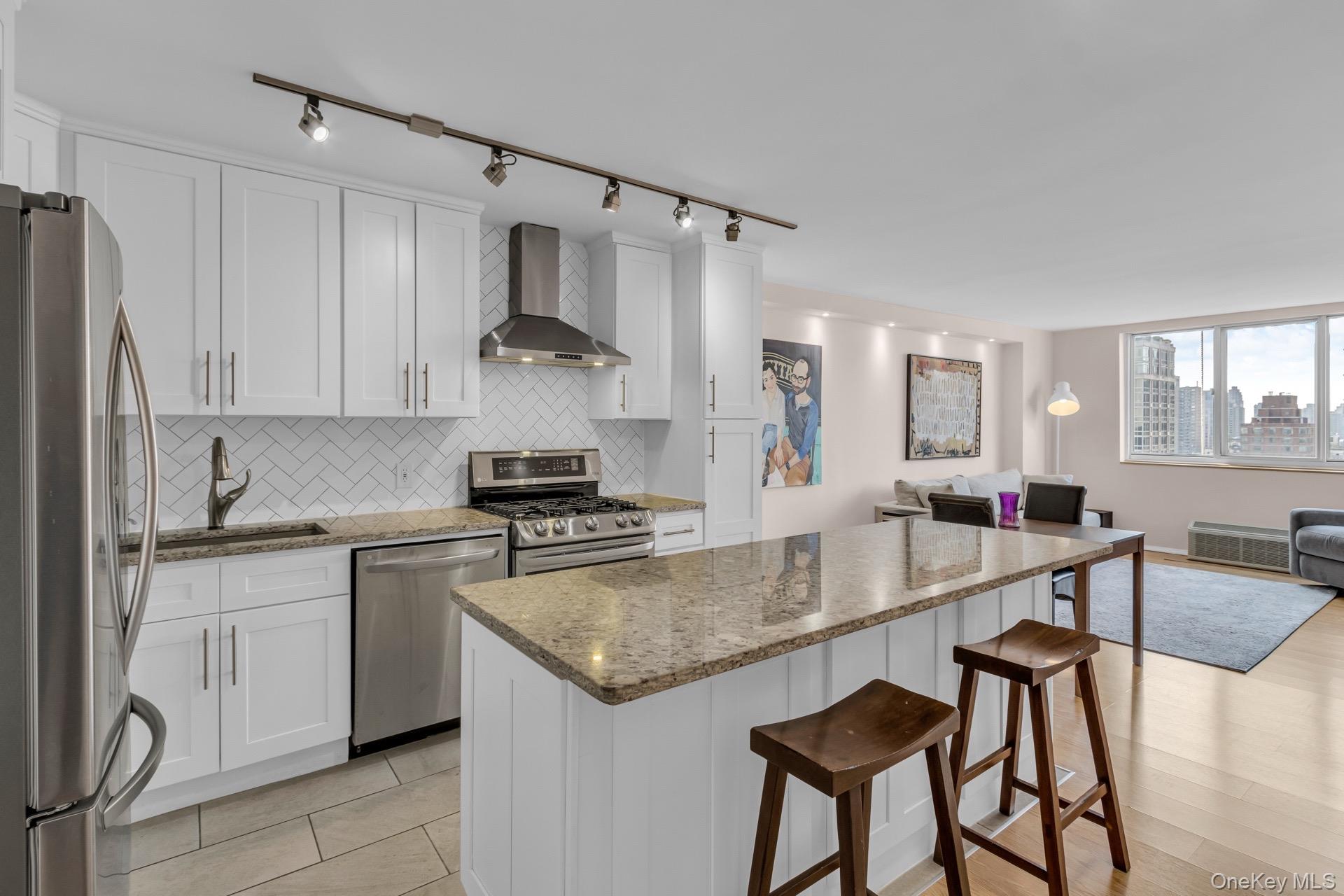 #2 photo, 345 E 93rd Street, ম্যানহাটন New York (Manhattan) , NY 10128