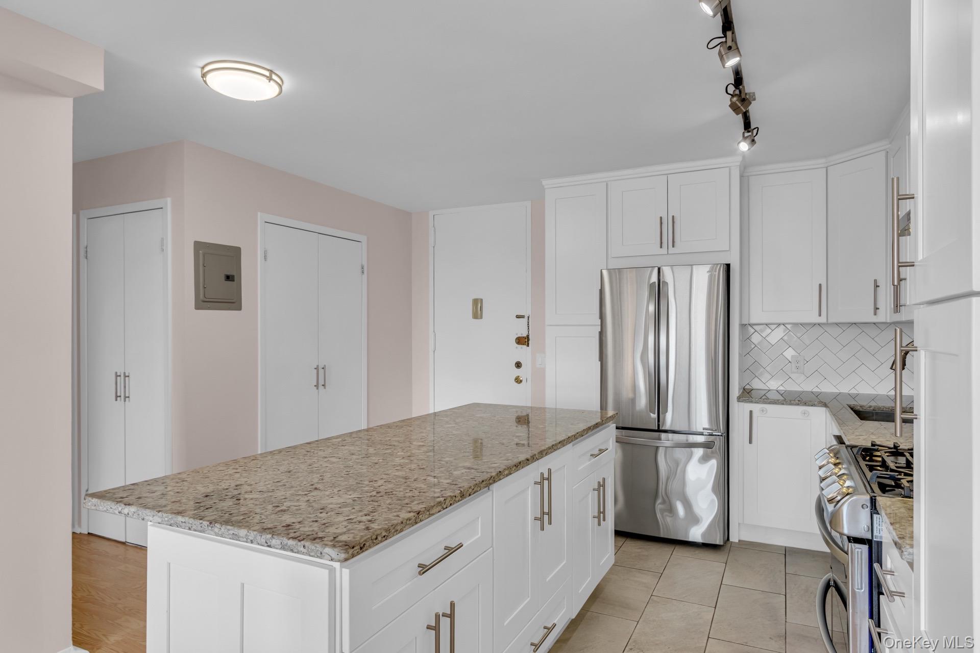 #8 photo, 345 E 93rd Street, ম্যানহাটন New York (Manhattan) , NY 10128