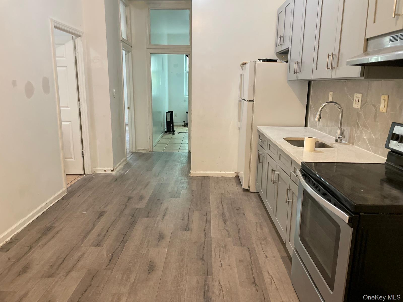 #8 photo, 122-14 Sutphin Blvd, Jamaica , NY 11434