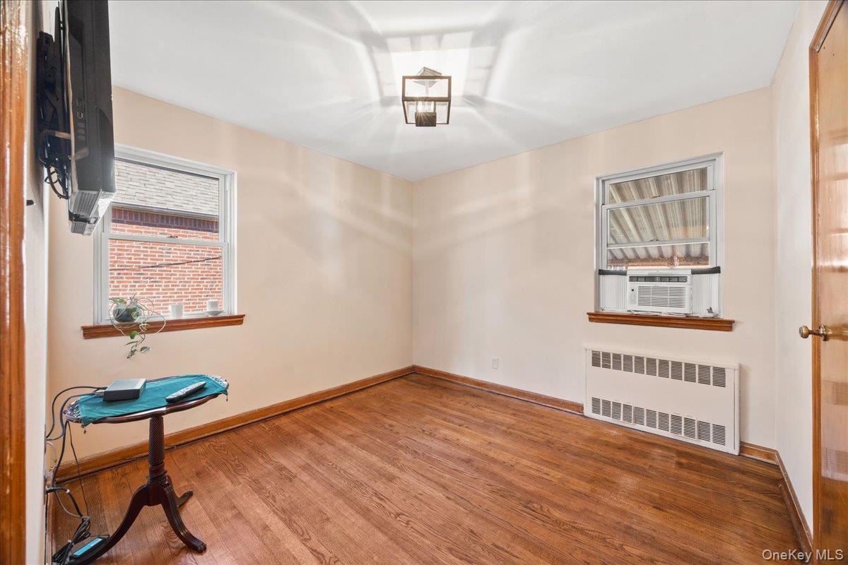 #11 photo, 214 Central Boulevard, Нассау ‖ New Hyde Park , NY 11040