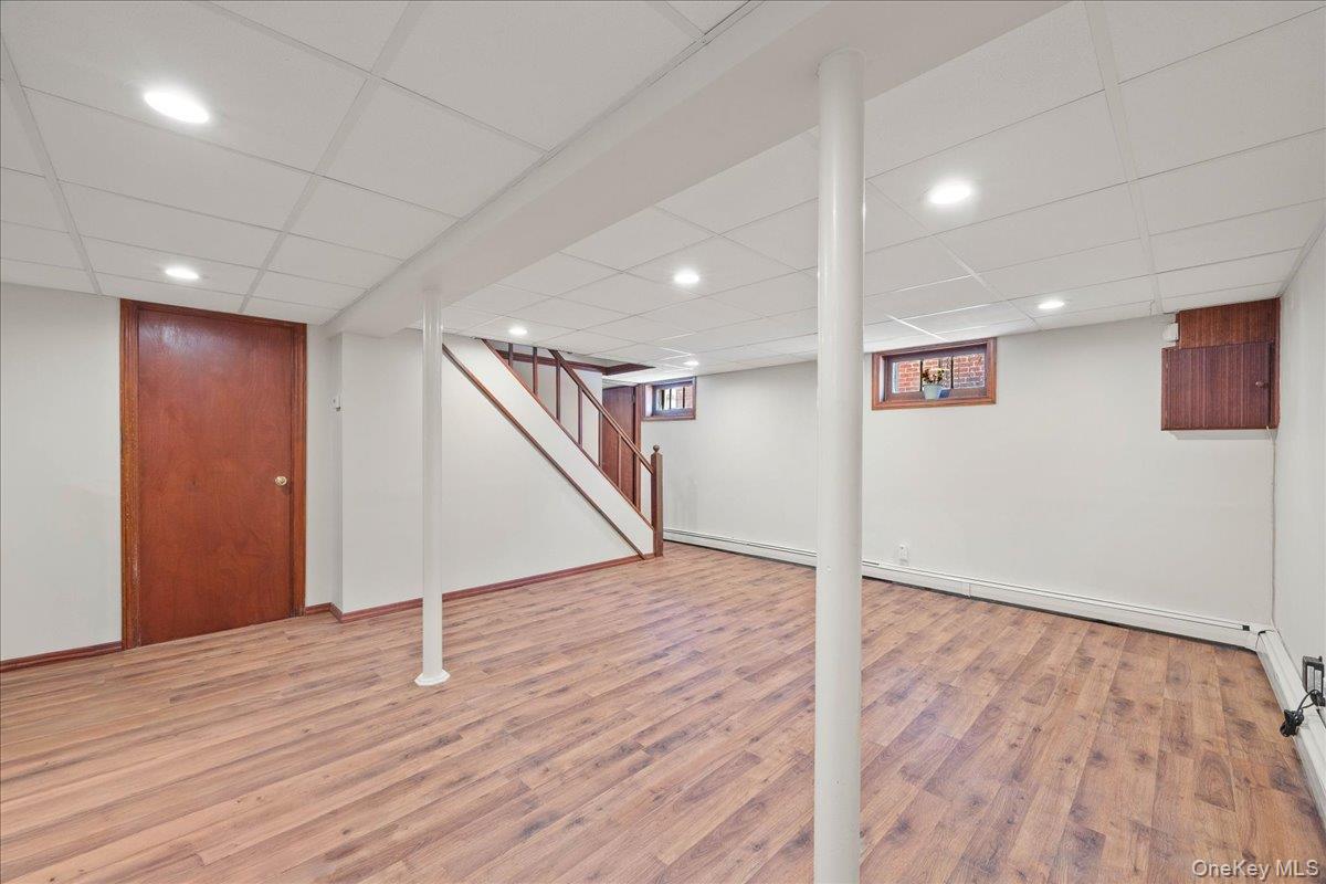 #19 photo, 214 Central Boulevard, Нассау ‖ New Hyde Park , NY 11040