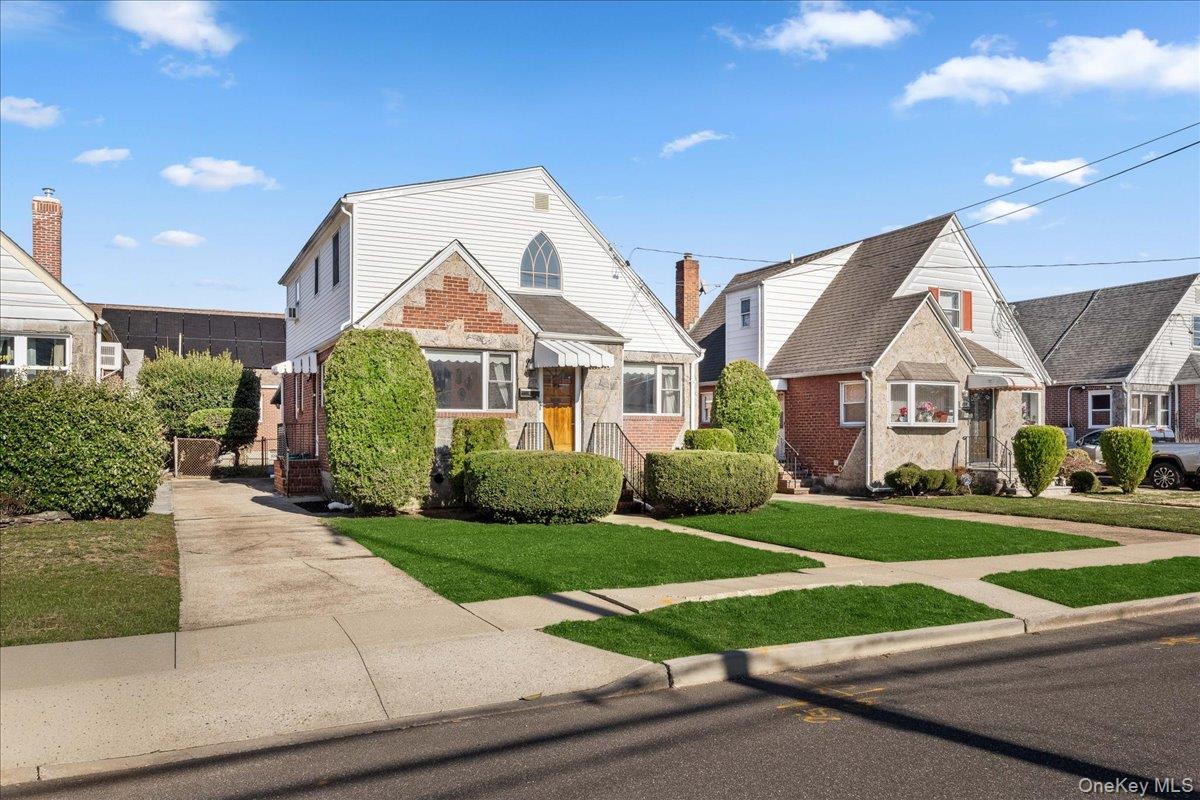 #3 photo, 214 Central Boulevard, Нассау ‖ New Hyde Park , NY 11040