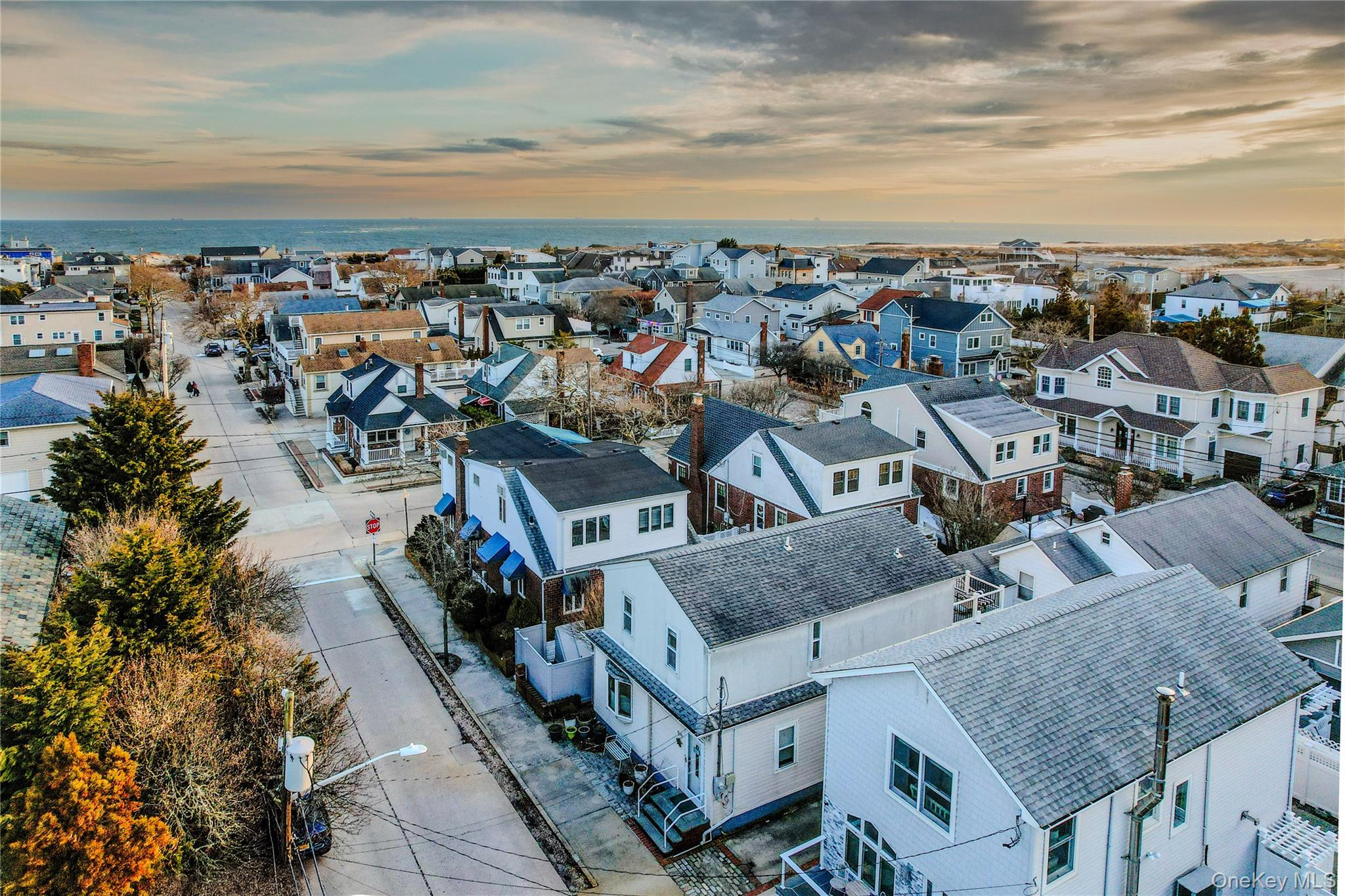 #3 photo, 97 Cedarhurst Avenue, নাসাউ কাউন্টি Point Lookout , NY 11569