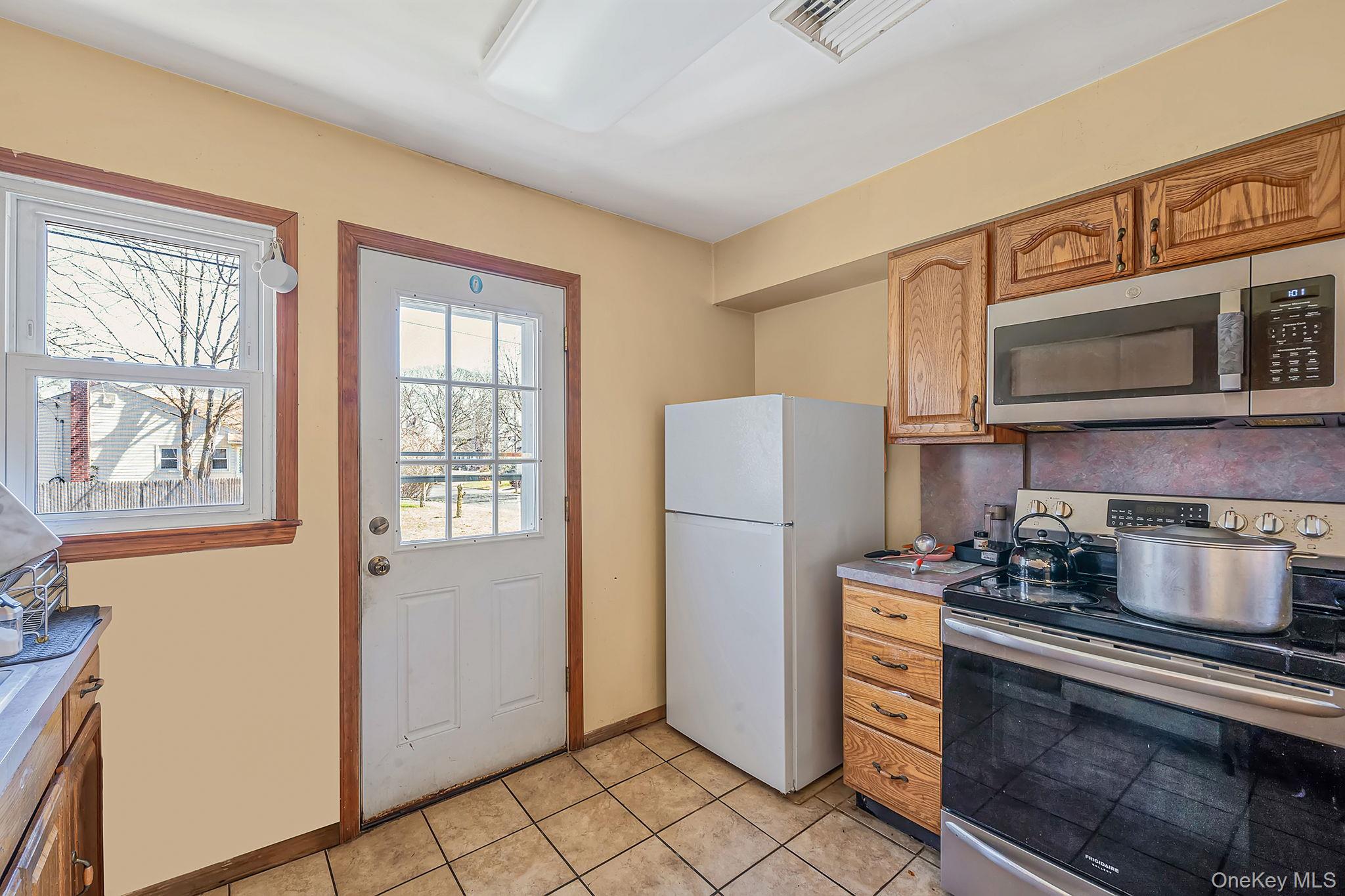 #4 photo, 59 Tippin Drive, Huntington Station , NY 11746