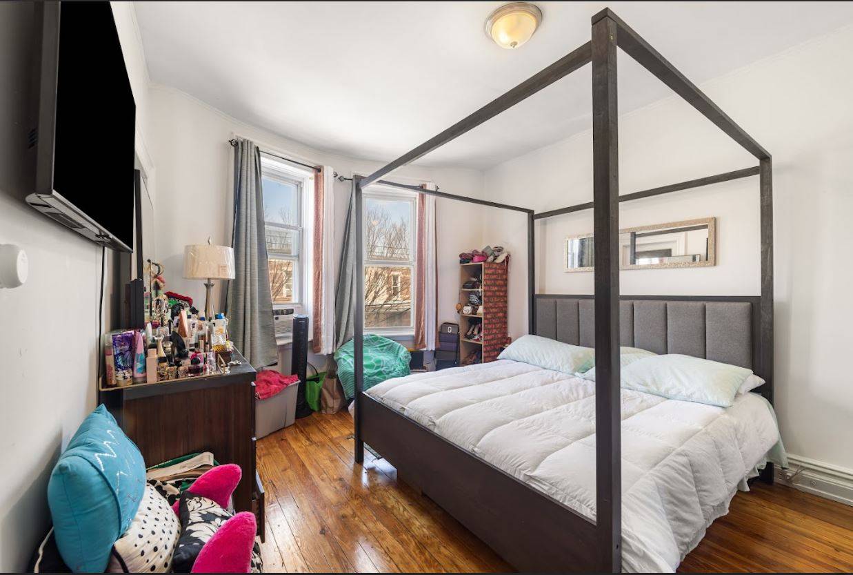 #24 photo, 60-34 69th Ave, কুইন্‌স Ridgewood , NY 11385