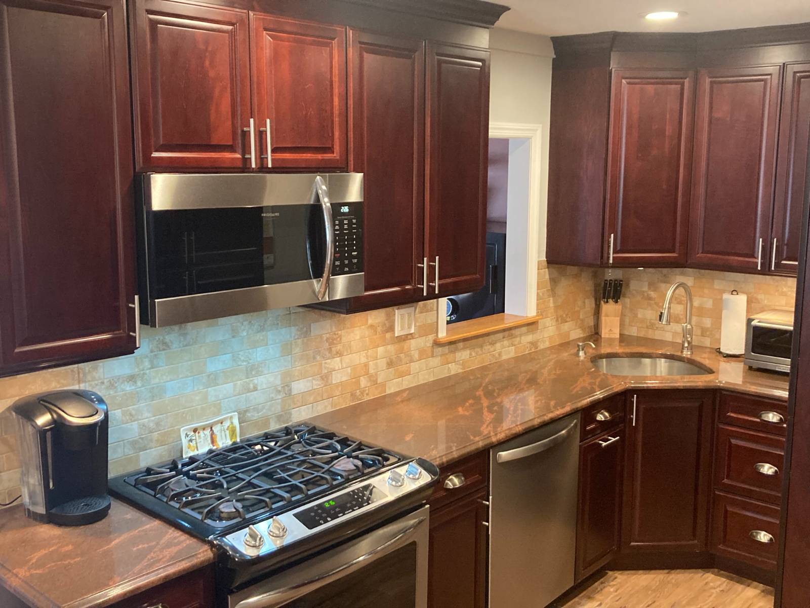 #3 photo, 287 Jamaica Boulevard, नासाउ काउंटी Carle Place , NY 11514