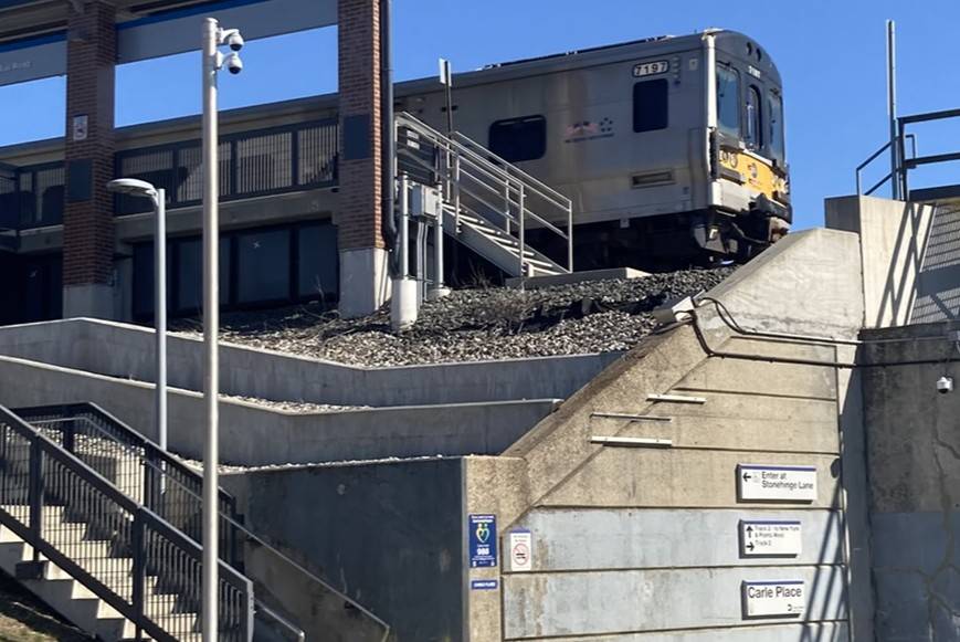 #42 photo, 287 Jamaica Boulevard, नासाउ काउंटी Carle Place , NY 11514