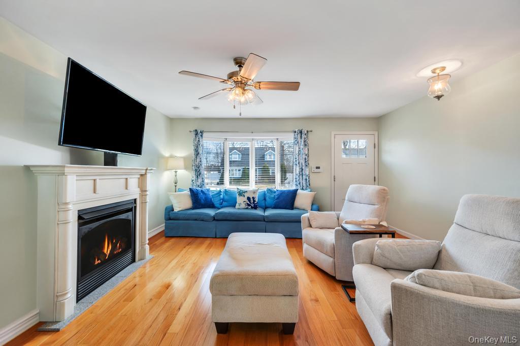 #11 photo, 21 Lowell Drive, 롱 아일랜드 Farmingdale , NY 11735