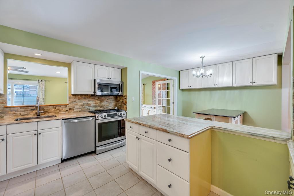 #19 photo, 21 Lowell Drive, 롱 아일랜드 Farmingdale , NY 11735