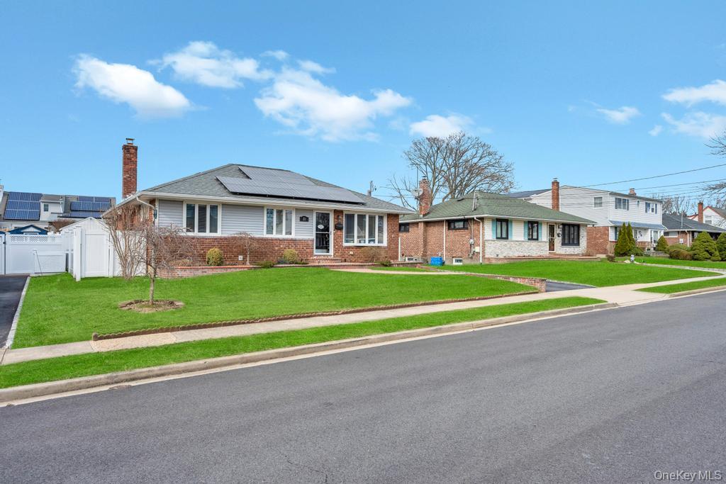 #2 photo, 21 Lowell Drive, 롱 아일랜드 Farmingdale , NY 11735