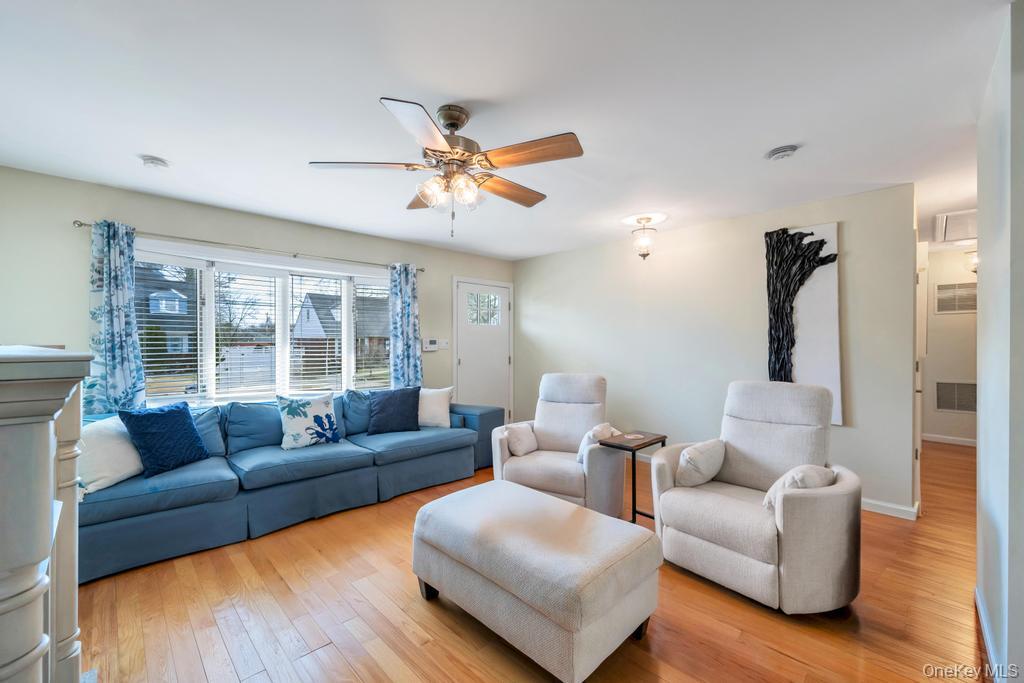 #9 photo, 21 Lowell Drive, 롱 아일랜드 Farmingdale , NY 11735