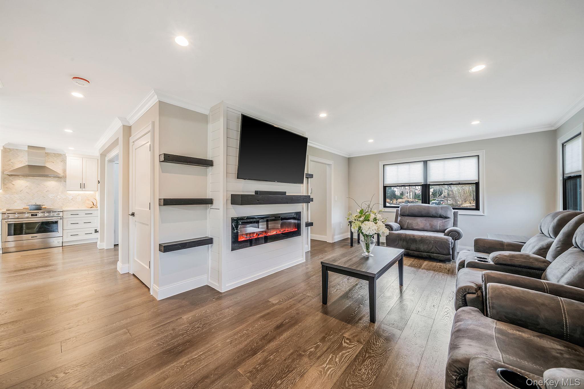 #10 photo, 665 Mount Sinai Coram Road, מחוז סאפוק Mount Sinai , NY 11766