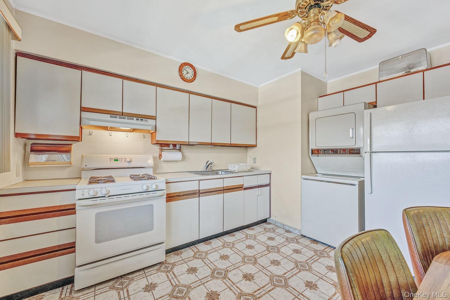 #5 photo, 56-27B Utopia Parkway, Fresh Meadows , NY 11365