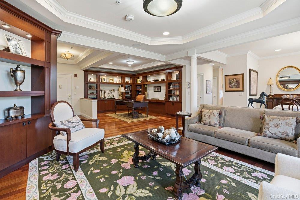 #10 photo, 336 Trotting Lane, वेस्टबरी Westbury , NY 11590