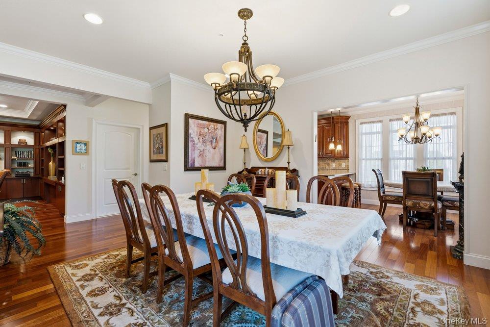 #11 photo, 336 Trotting Lane, वेस्टबरी Westbury , NY 11590