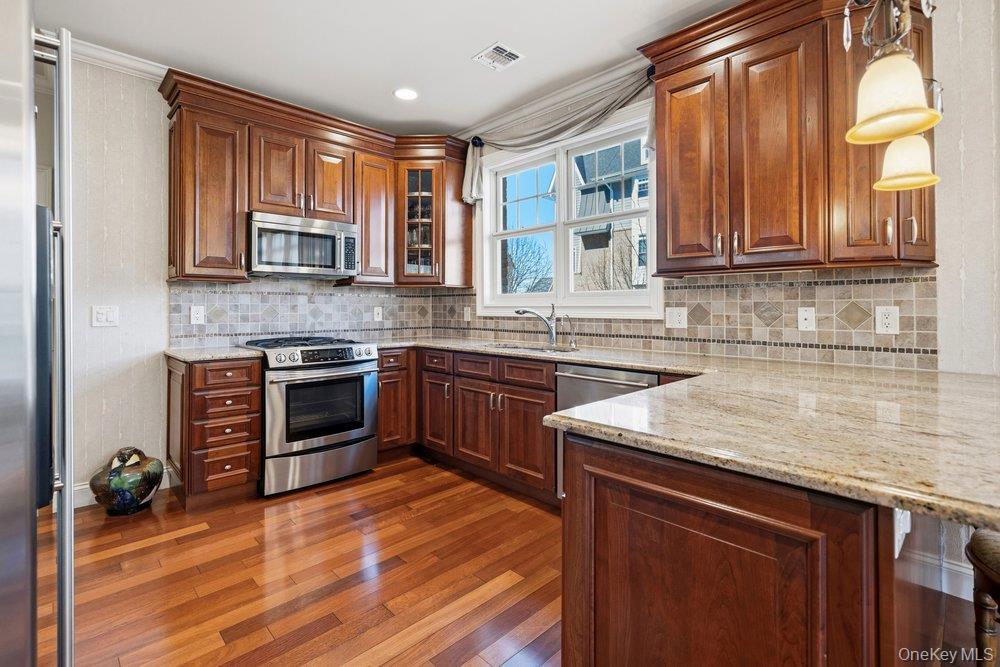 #14 photo, 336 Trotting Lane, वेस्टबरी Westbury , NY 11590