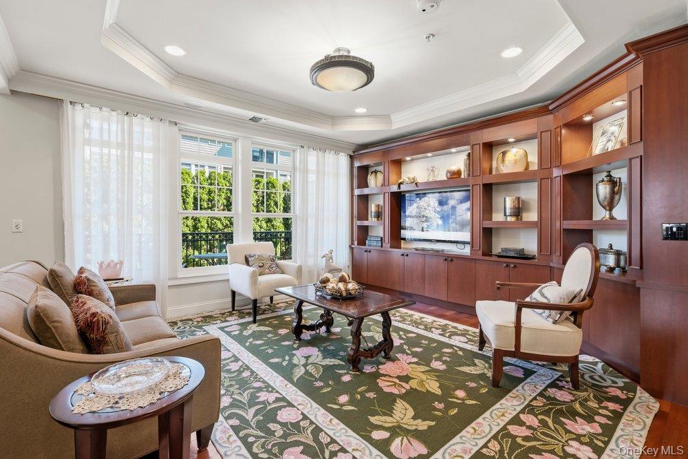 #4 photo, 336 Trotting Lane, वेस्टबरी Westbury , NY 11590