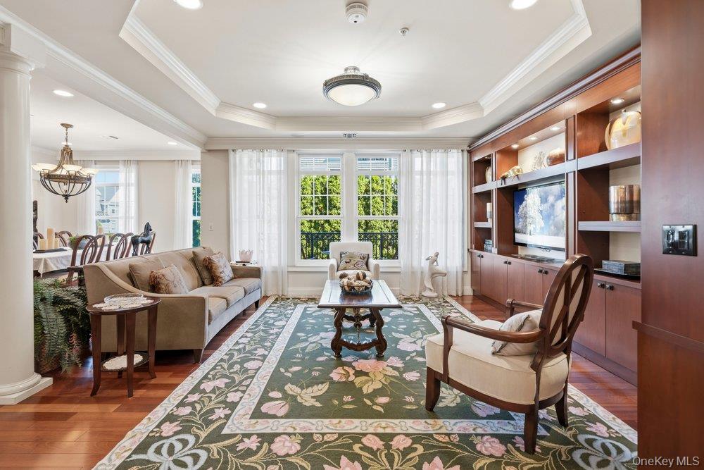 #6 photo, 336 Trotting Lane, वेस्टबरी Westbury , NY 11590