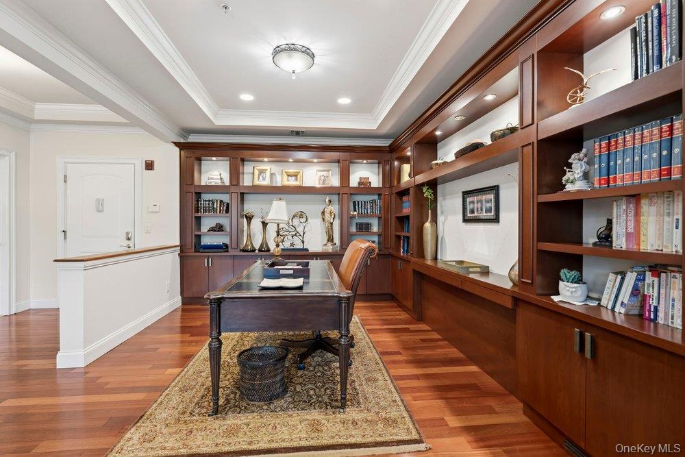 #7 photo, 336 Trotting Lane, वेस्टबरी Westbury , NY 11590