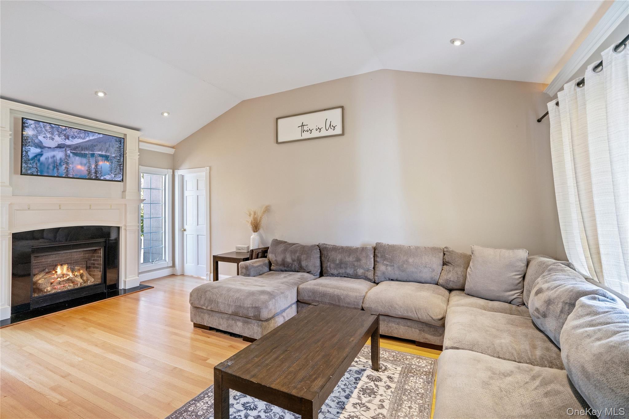 #13 photo, 7 Washington Avenue, מחוז סאפוק Miller Place , NY 11764