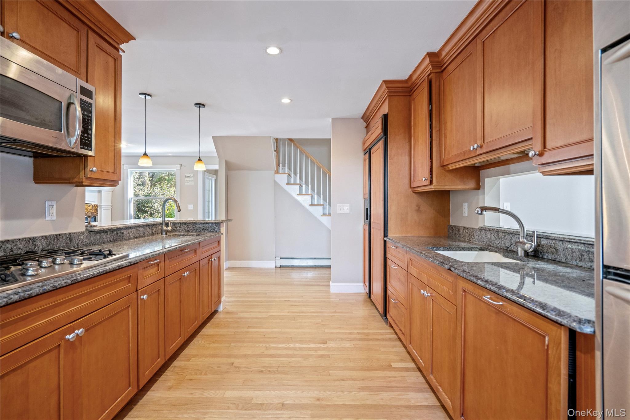 #6 photo, 7 Washington Avenue, מחוז סאפוק Miller Place , NY 11764