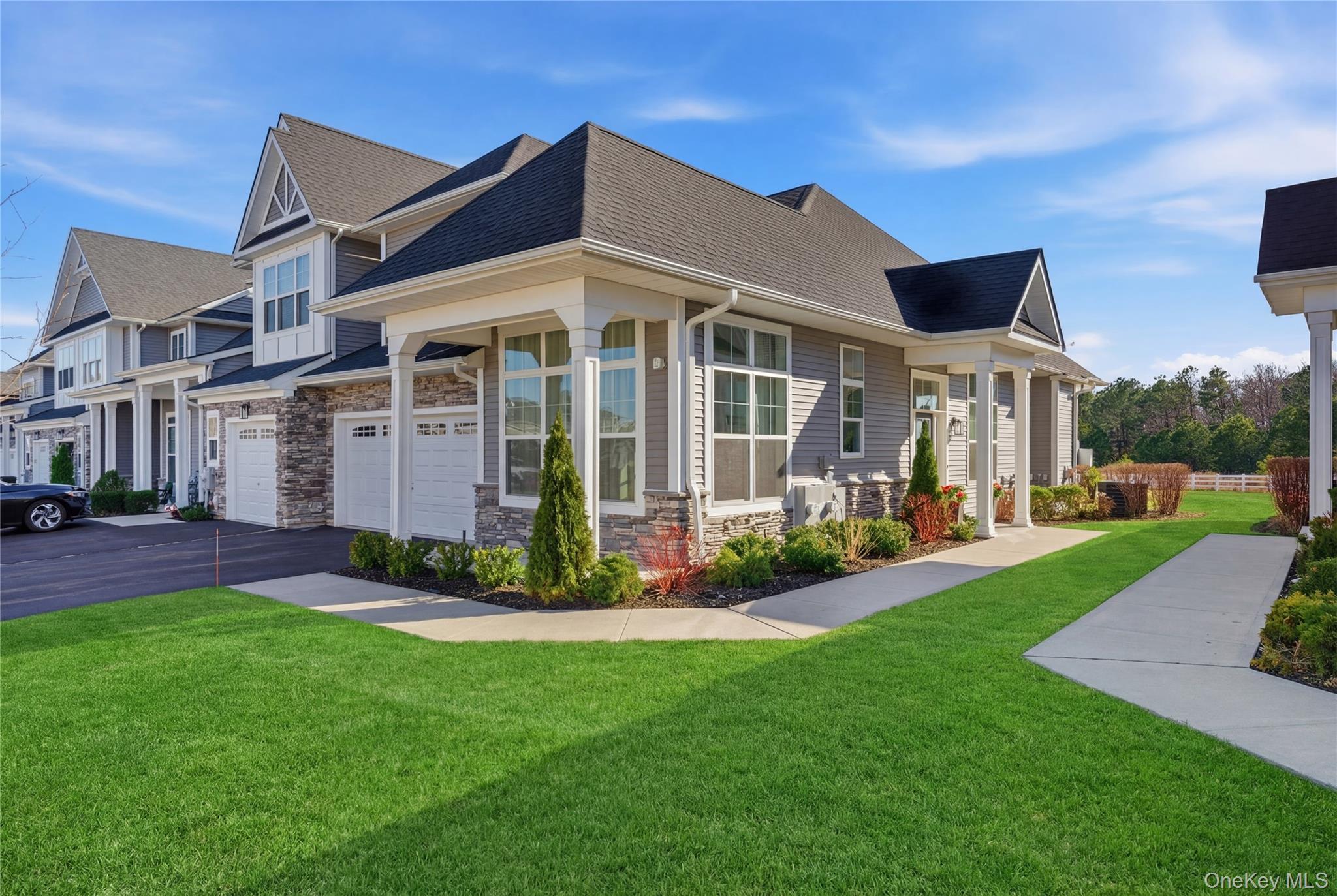 #1 photo, 214 Belmont Circle, 롱 아일랜드 Yaphank , NY 11980