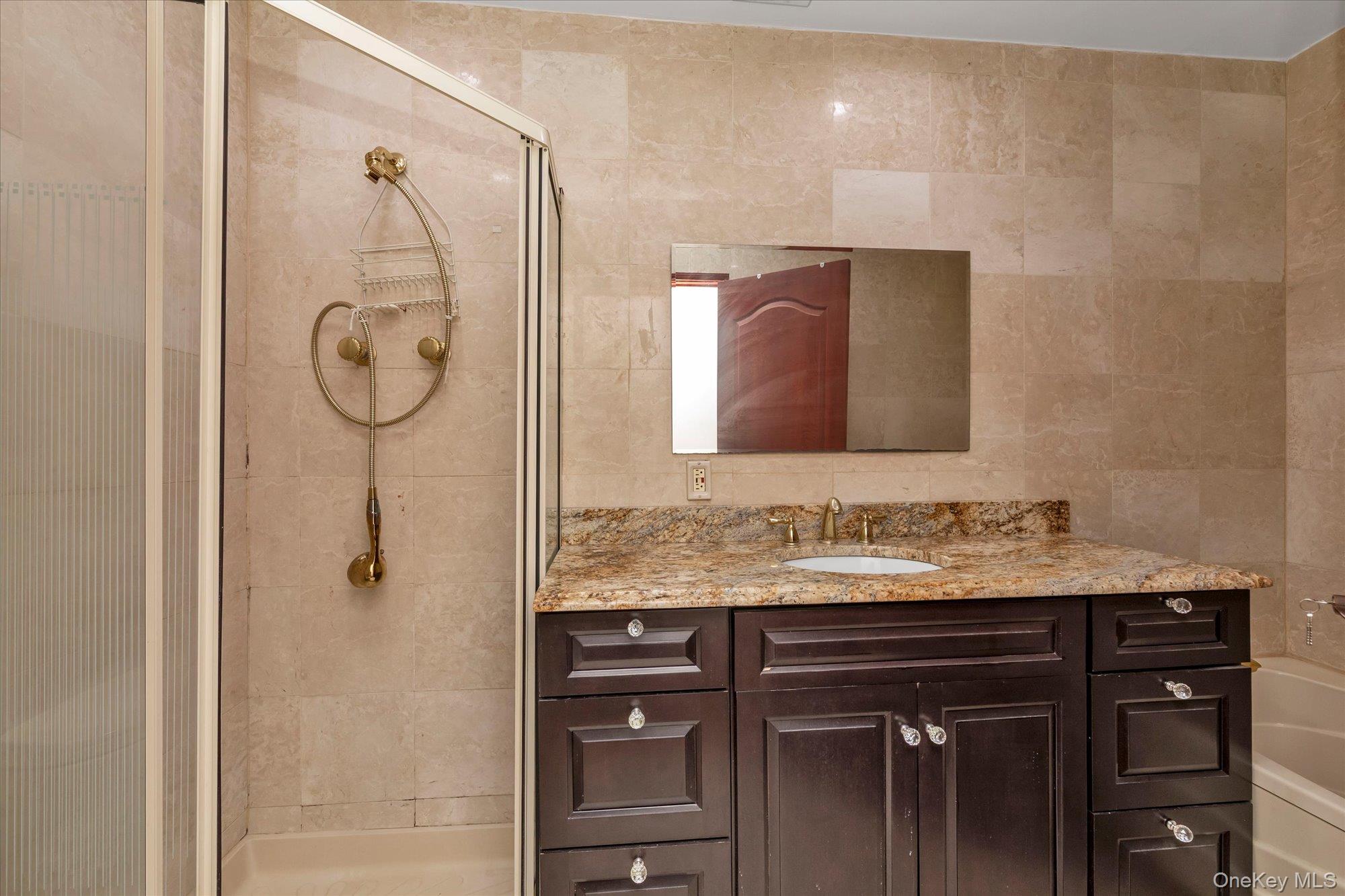 #12 photo, 84 Horton Place, Нассау ‖ Syosset , NY 11791