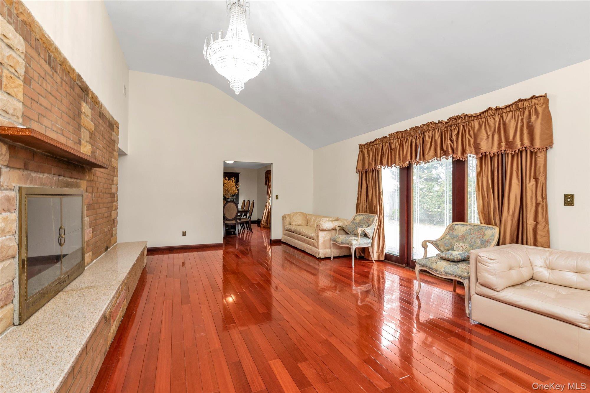 #6 photo, 84 Horton Place, Нассау ‖ Syosset , NY 11791