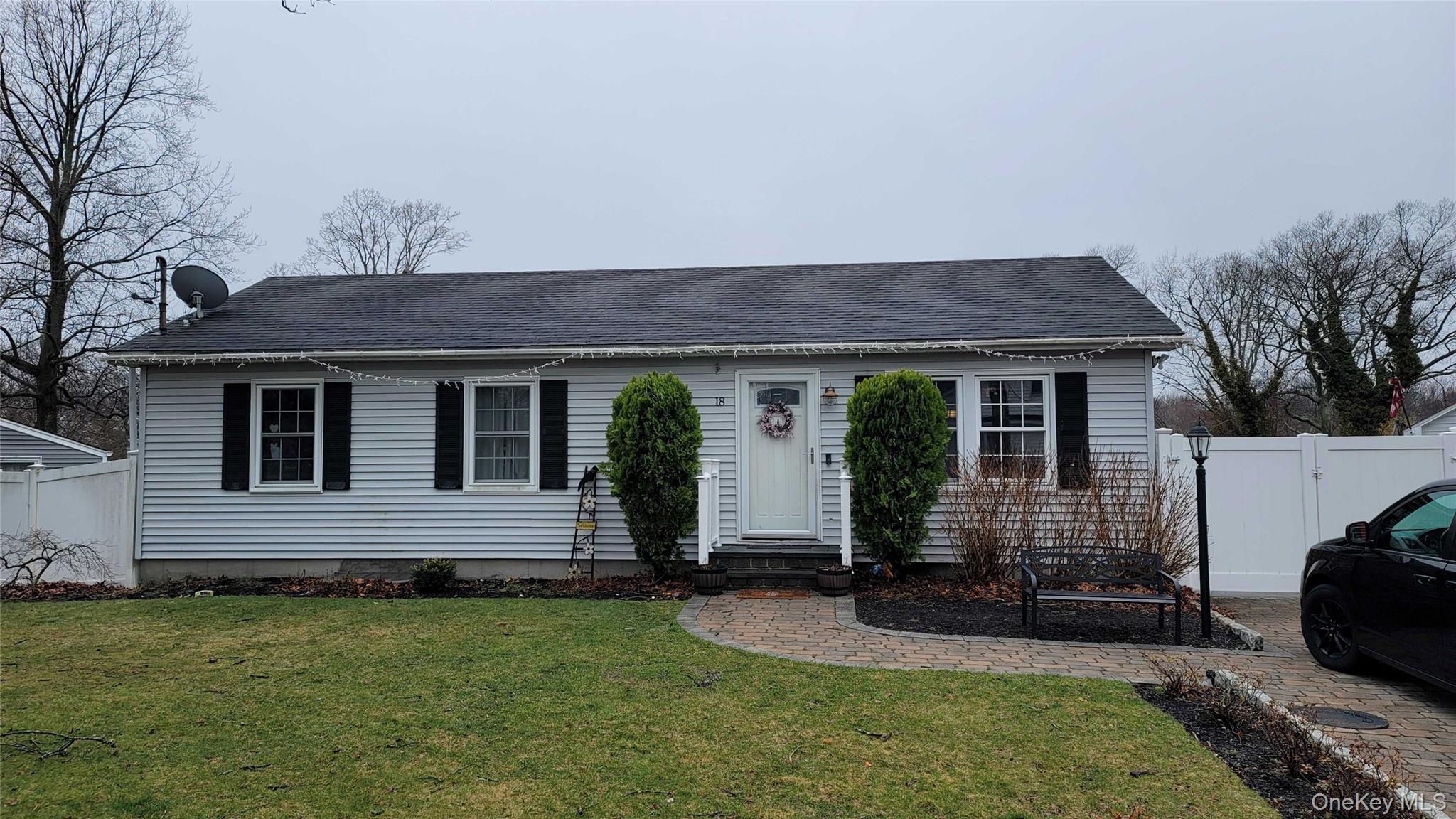 #1 photo, 18 Hillcrest Road, Саффолк ‖ Rocky Point , NY 11778