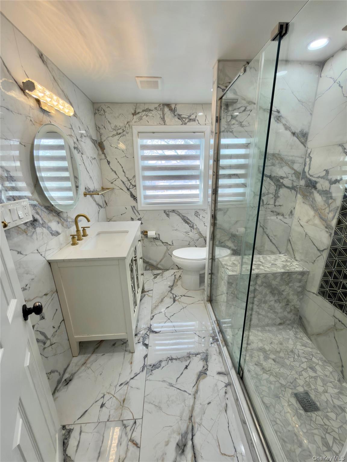 #12 photo, 684 Dorothea Lane, 롱 아일랜드 Elmont , NY 11003