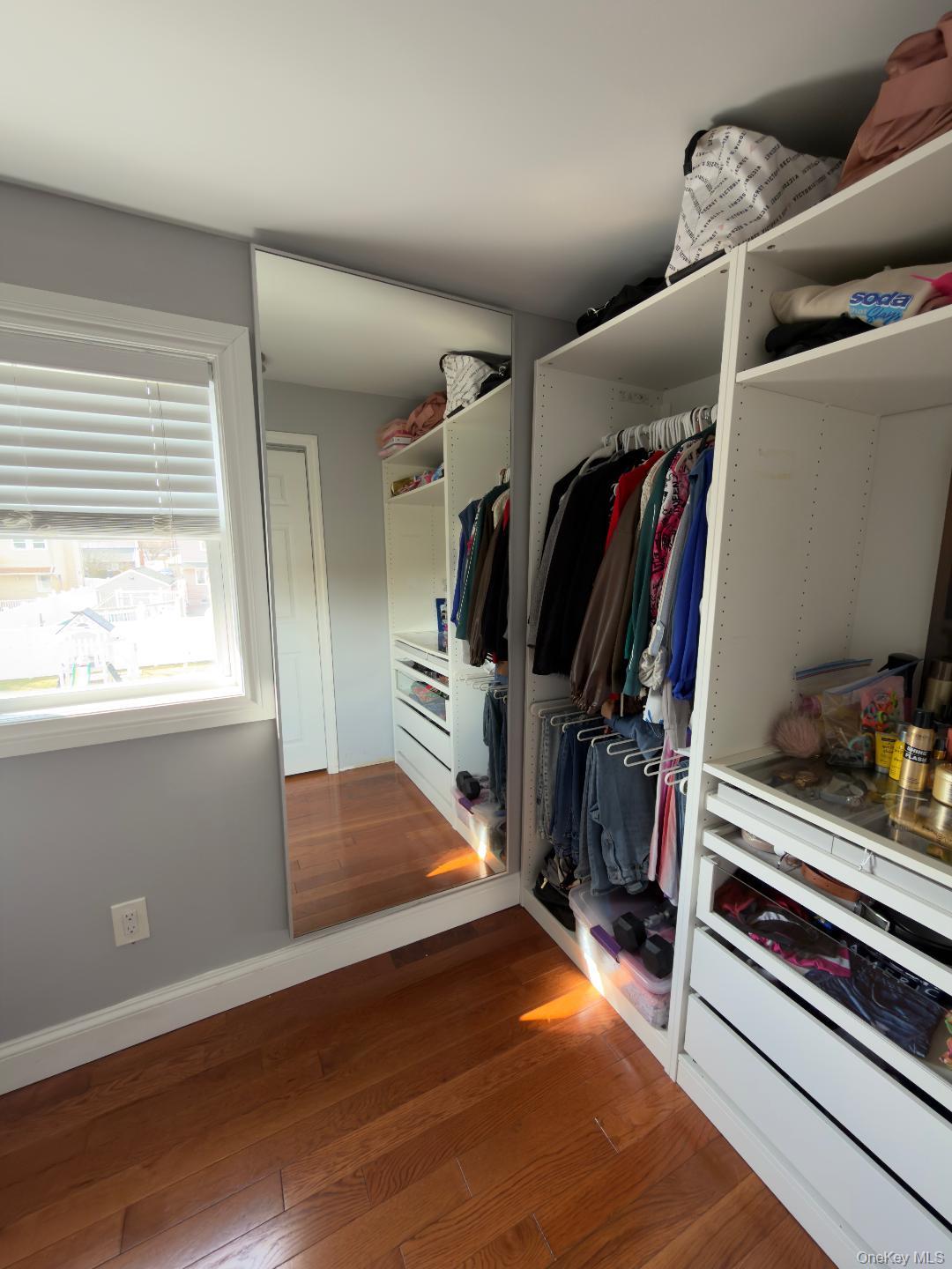 #16 photo, 684 Dorothea Lane, 롱 아일랜드 Elmont , NY 11003