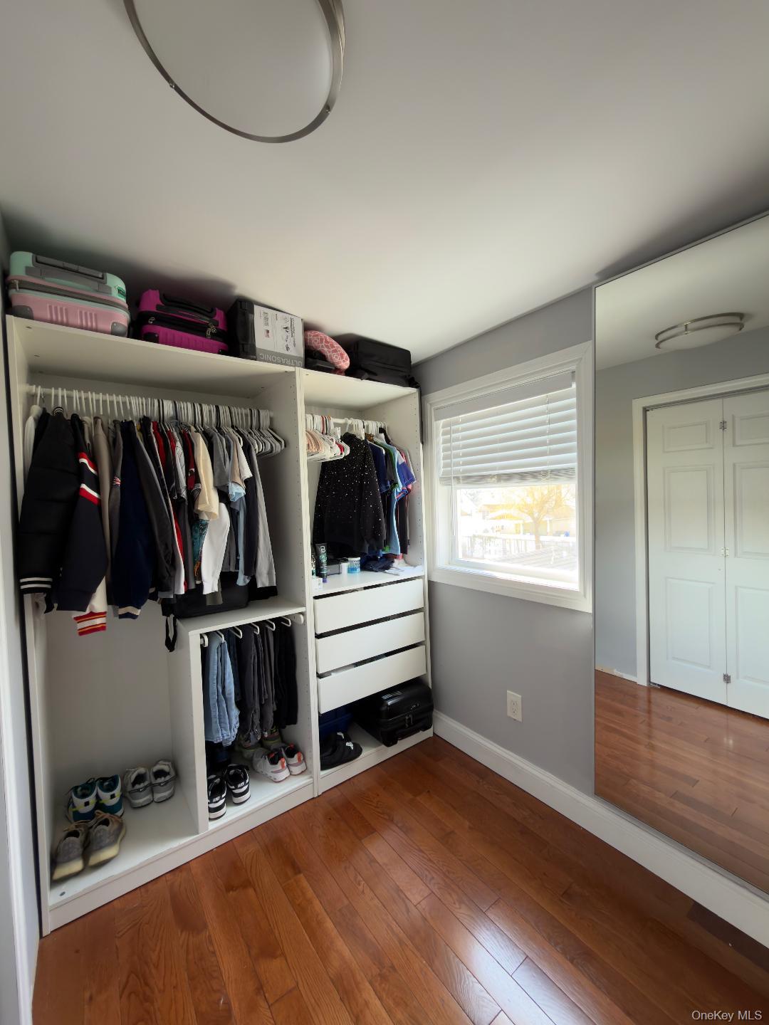 #17 photo, 684 Dorothea Lane, 롱 아일랜드 Elmont , NY 11003