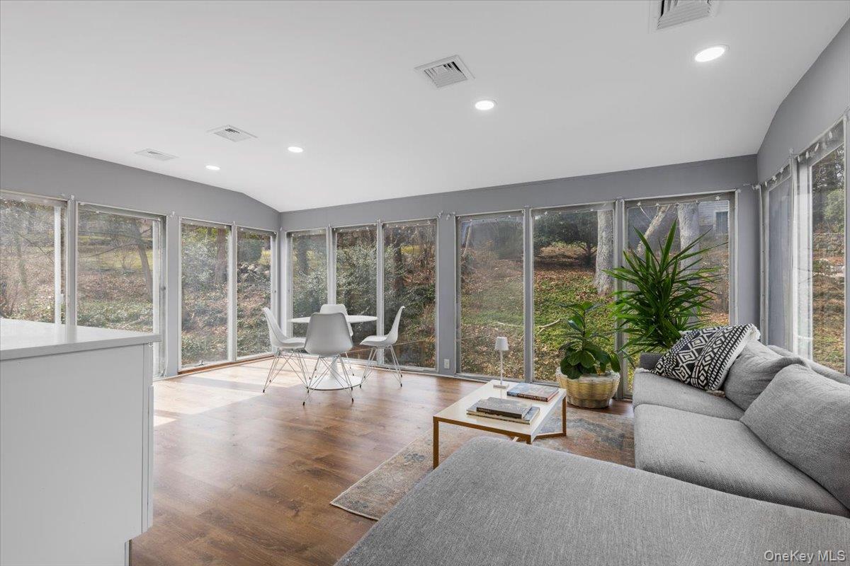 #12 photo, 111 SPIER Road, Scarsdale , NY 10583