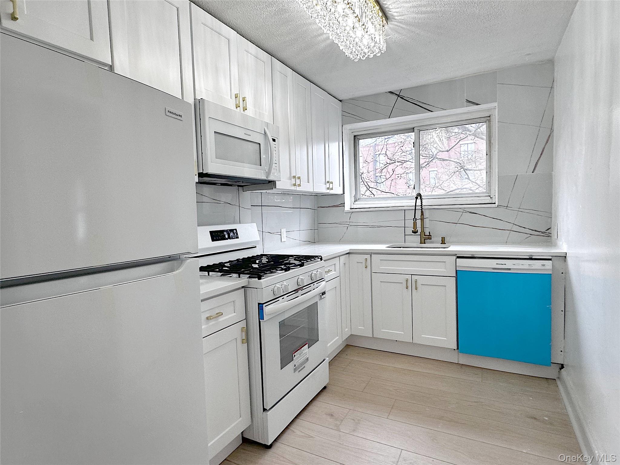 #5 photo, 153 Fifth Avenue, 纽约州 Pelham , NY 10803