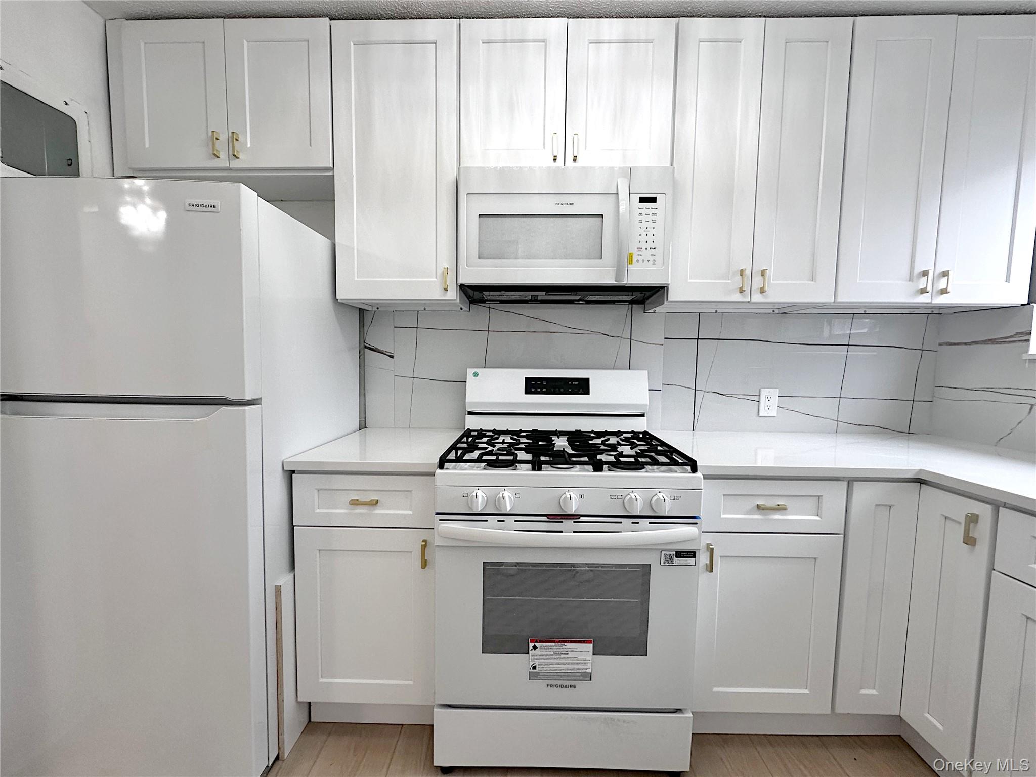 #7 photo, 153 Fifth Avenue, 纽约州 Pelham , NY 10803