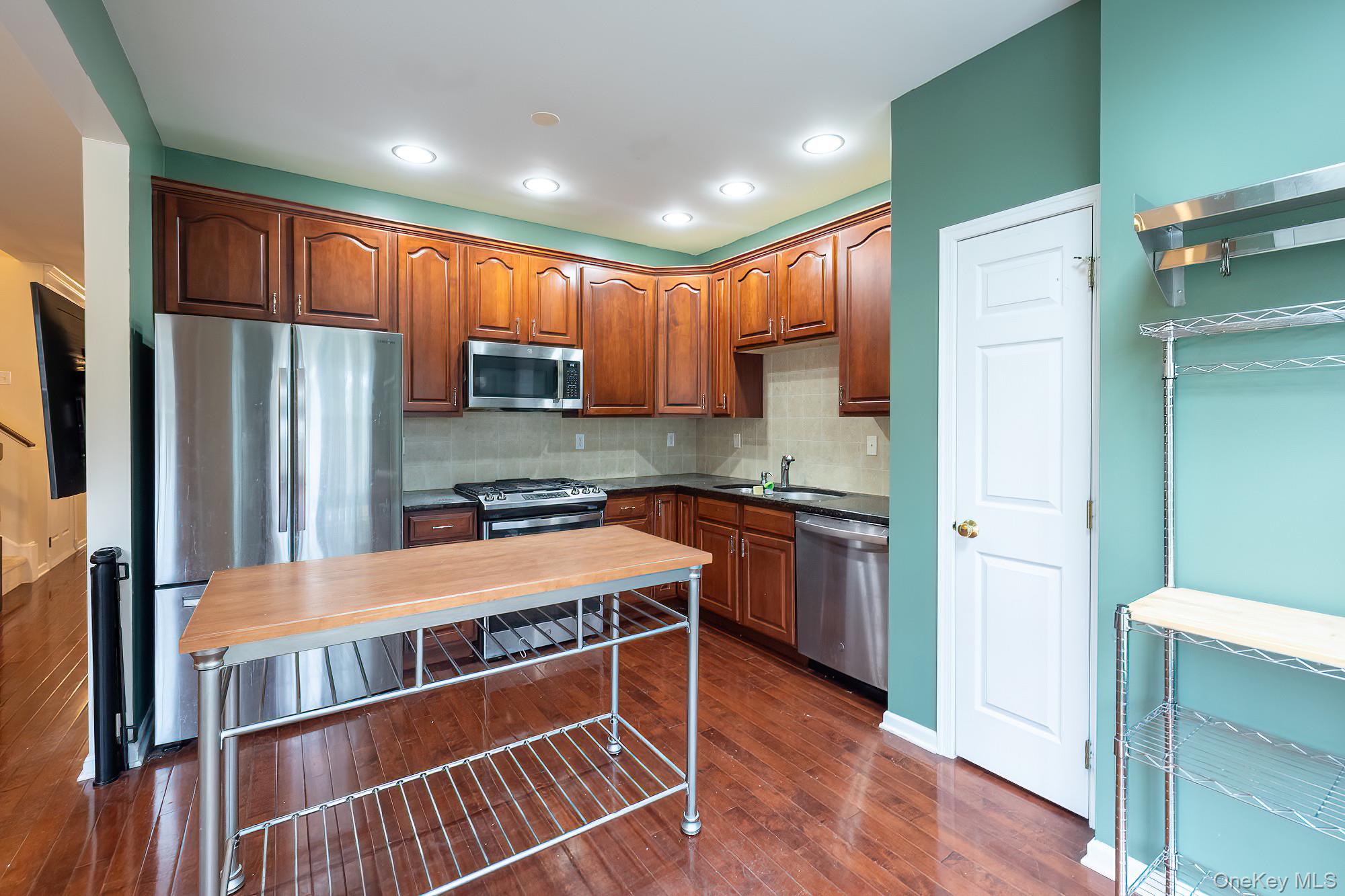 #19 photo, 811 Huntington Drive, Fishkill , NY 12524