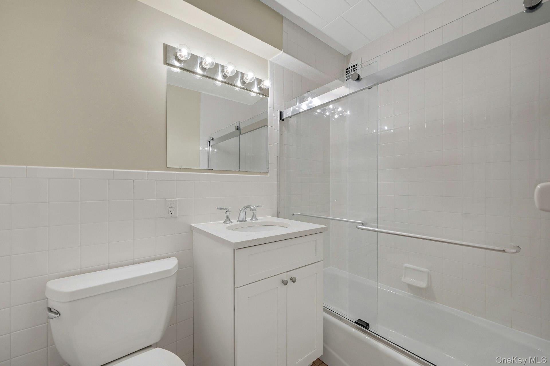 #14 photo, 505 White Plains Road, Eastchester , NY 10709