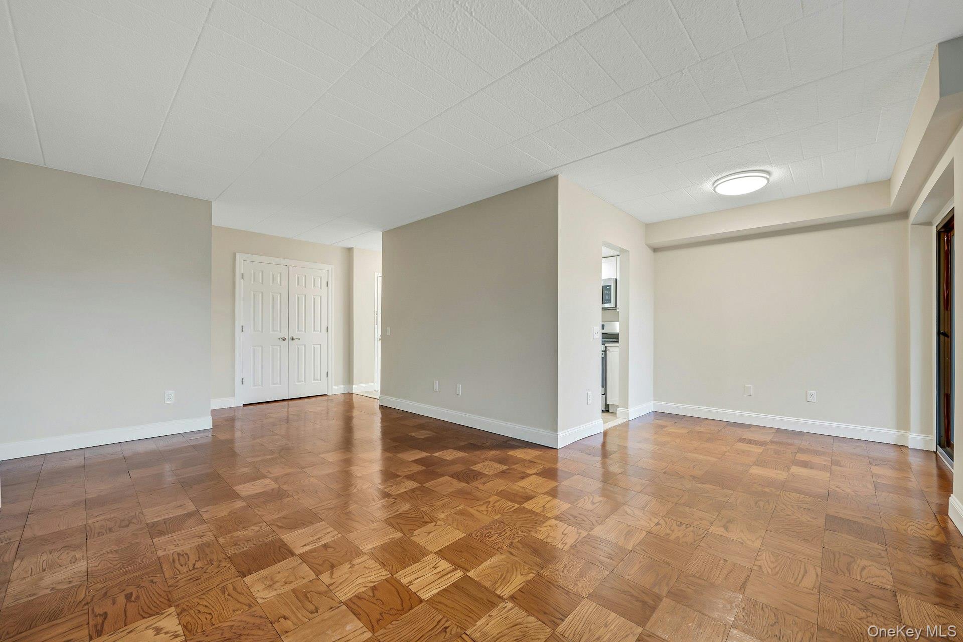 #9 photo, 505 White Plains Road, Eastchester , NY 10709