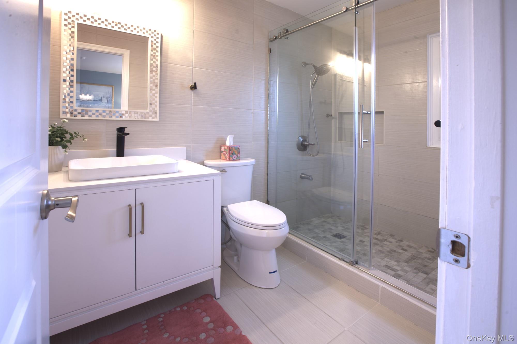 #12 photo, 74 Village Green, Bardonia , NY 10954