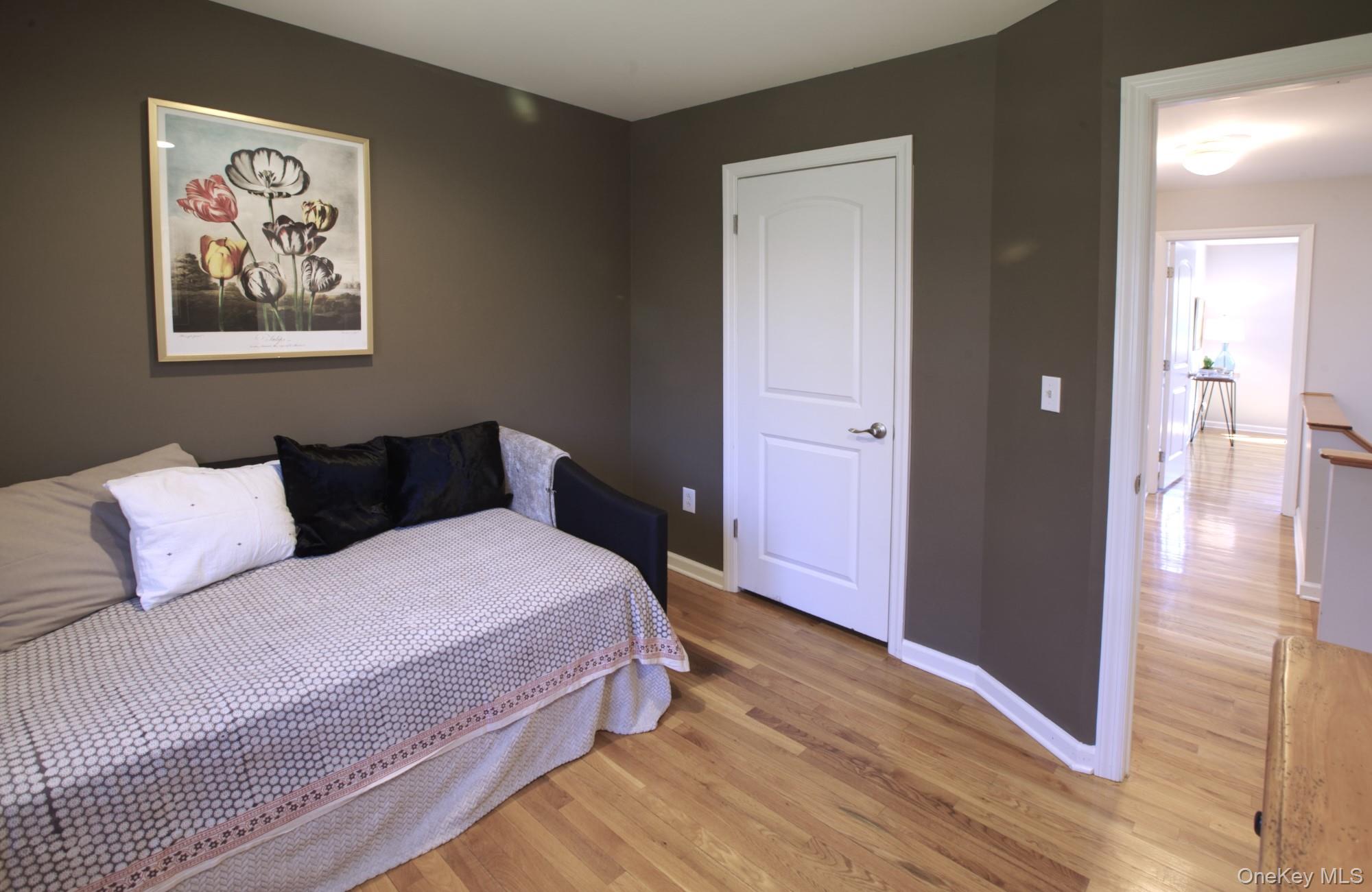 #15 photo, 74 Village Green, Bardonia , NY 10954