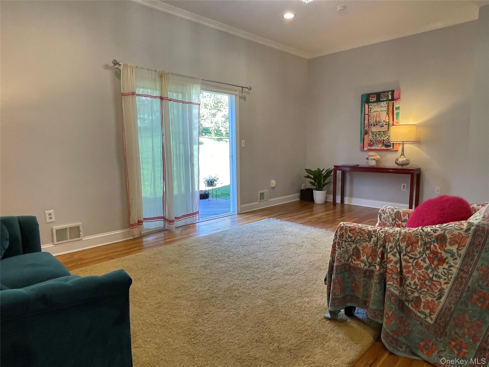 #3 photo, 74 Village Green, Bardonia , NY 10954