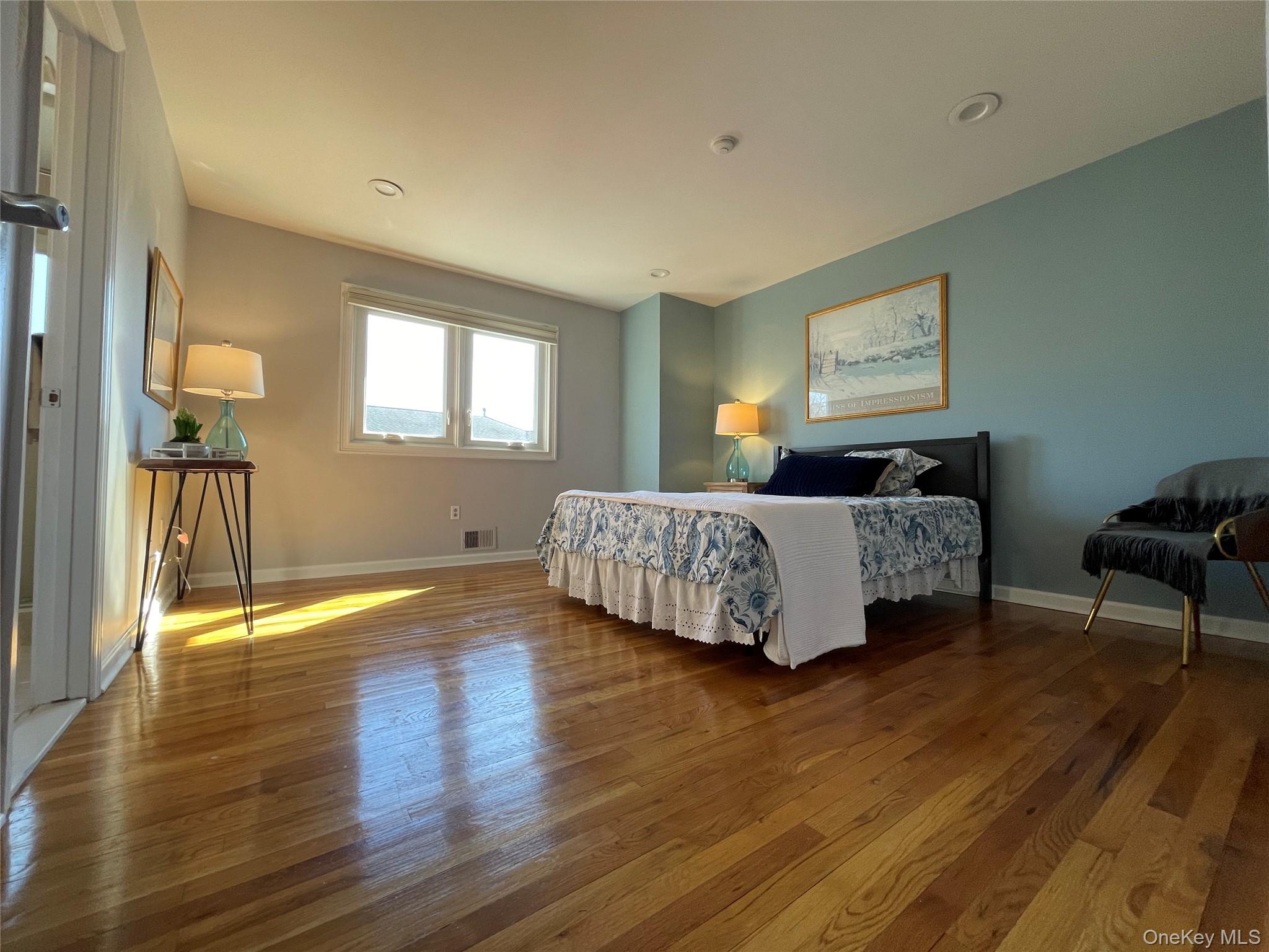 #9 photo, 74 Village Green, Bardonia , NY 10954