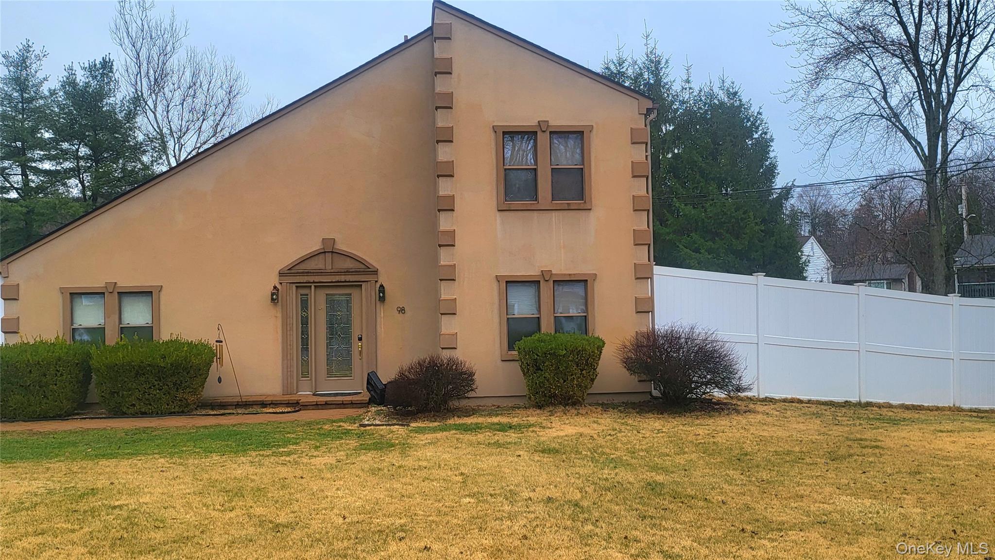 #1 photo, 98 Sutton Park Road, Poughkeepsie , NY 12603