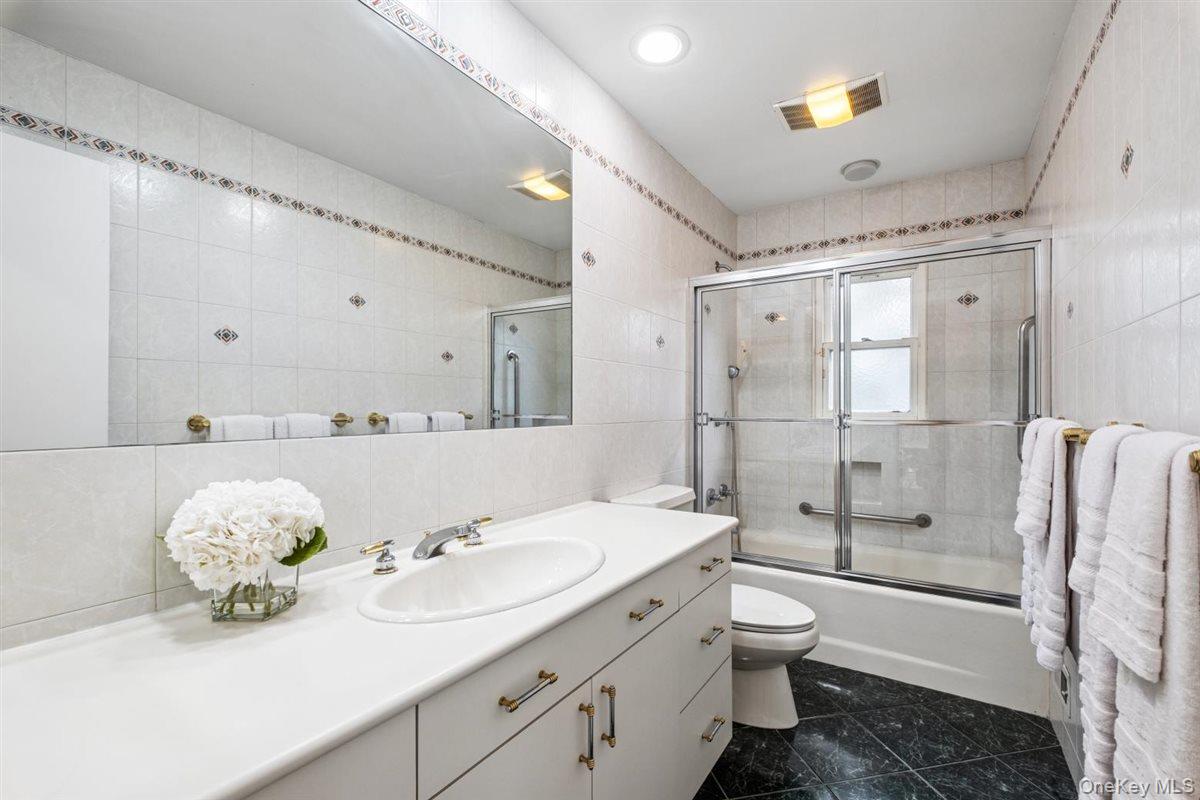 #14 photo, 168 Waverly Road, Scarsdale , NY 10583