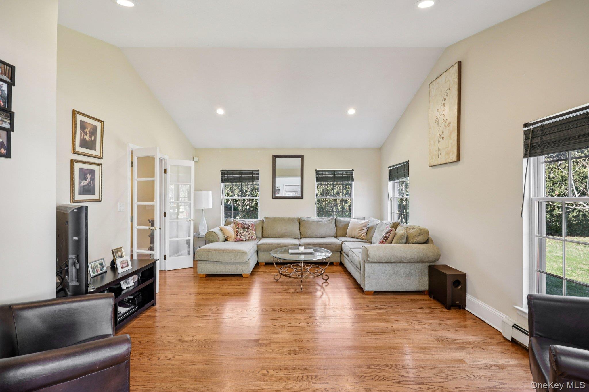 #17 photo, 87 Kingsbury Road, 롱 아일랜드 Garden City , NY 11530