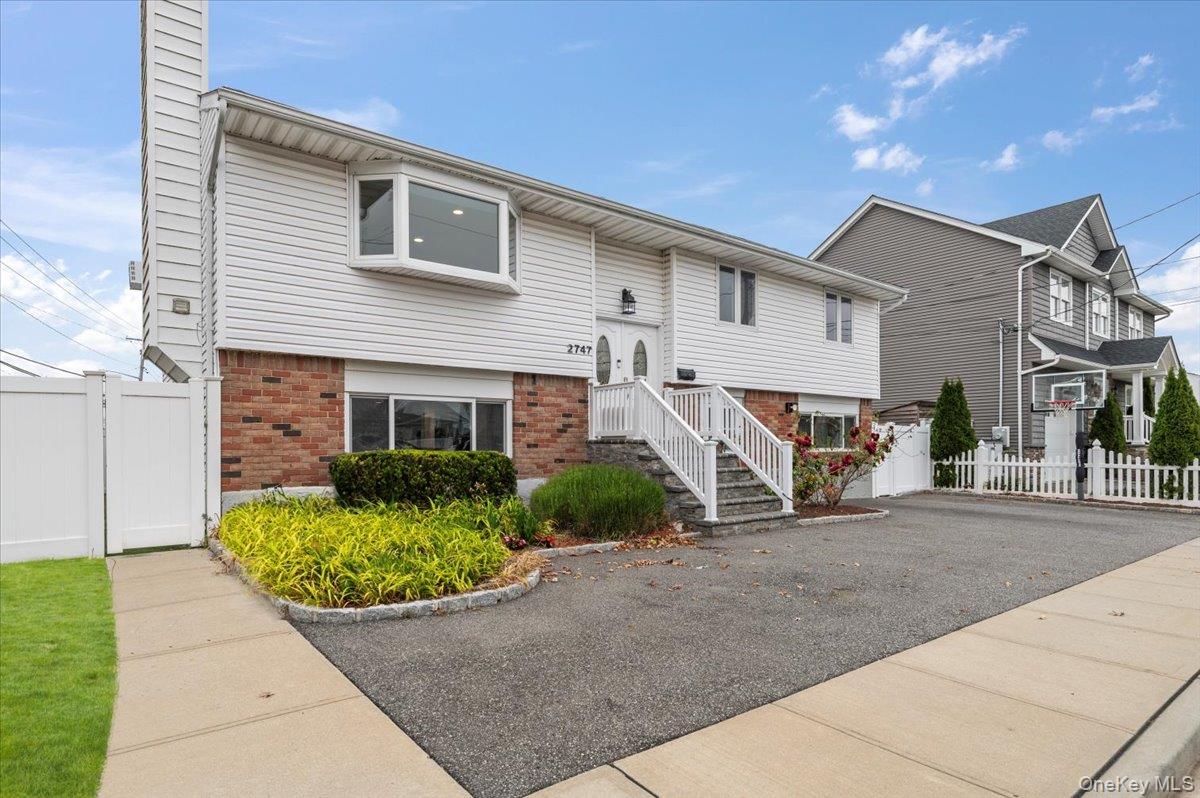 #2 photo, 2747 Barbara Road, Нассау ‖ Bellmore , NY 11710