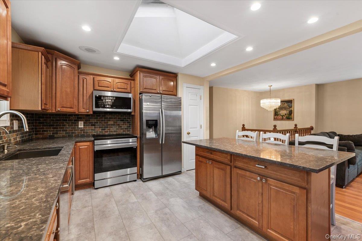 #8 photo, 2747 Barbara Road, Нассау ‖ Bellmore , NY 11710