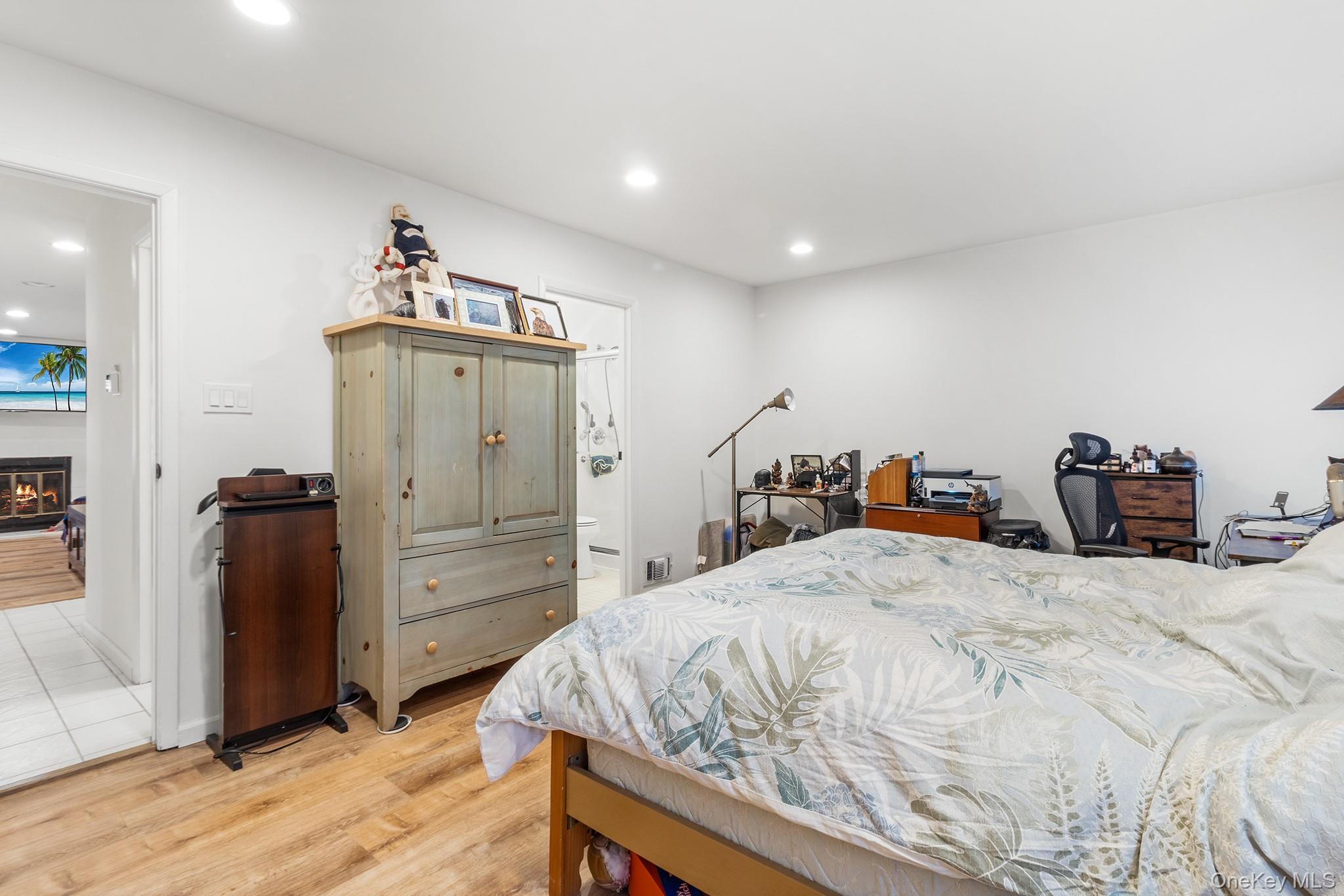 #11 photo, 230 Aspen Court, नासाउ काउंटी Wantagh , NY 11793