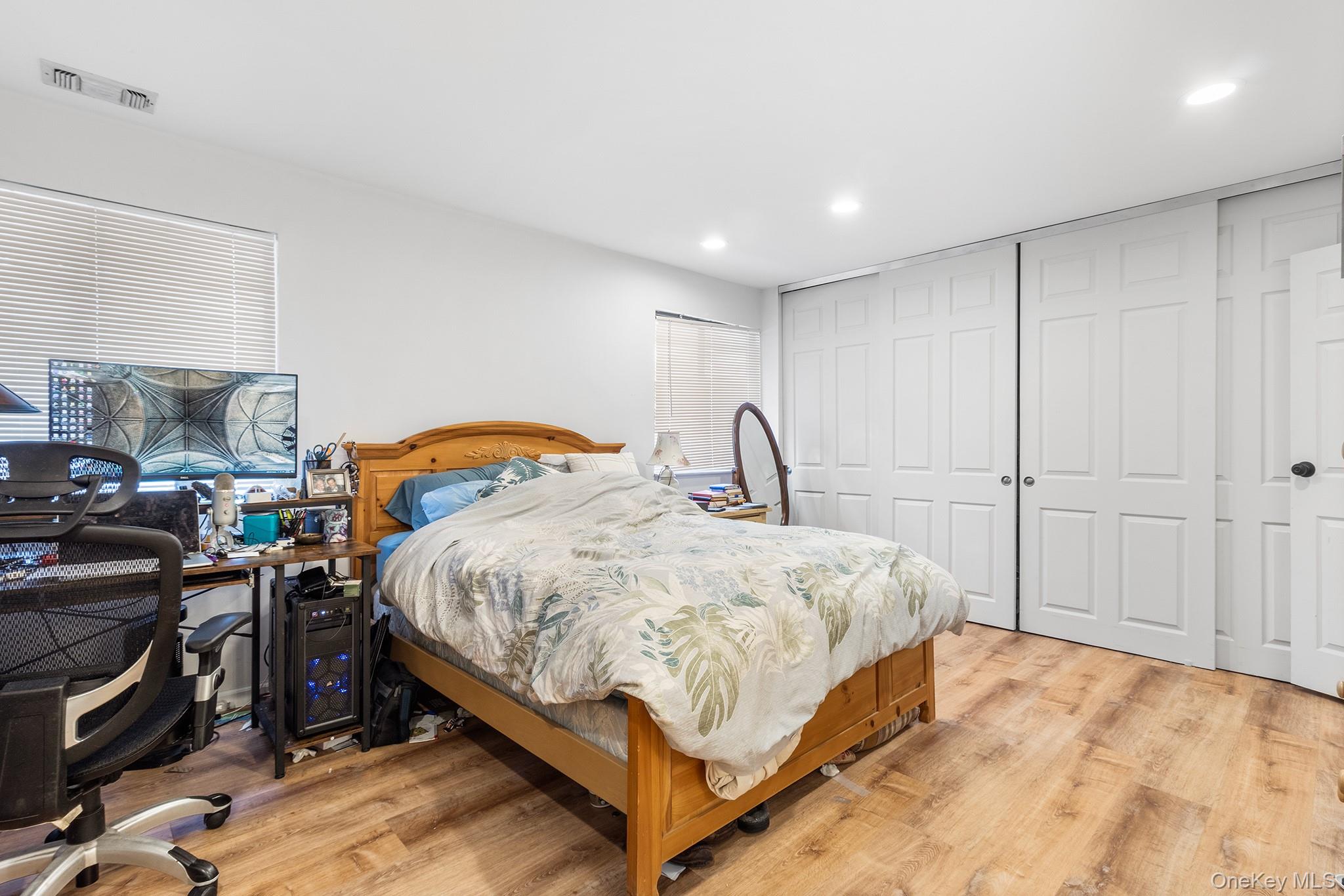 #12 photo, 230 Aspen Court, नासाउ काउंटी Wantagh , NY 11793